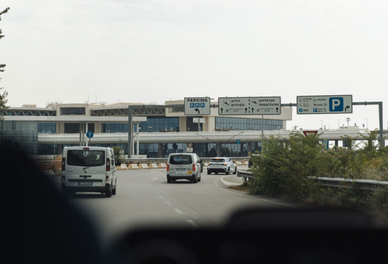 Dedalo parking parcheggio malpensa coperto aeroporto navetta